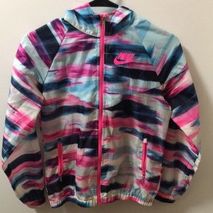Nike kids light weight wind breaker